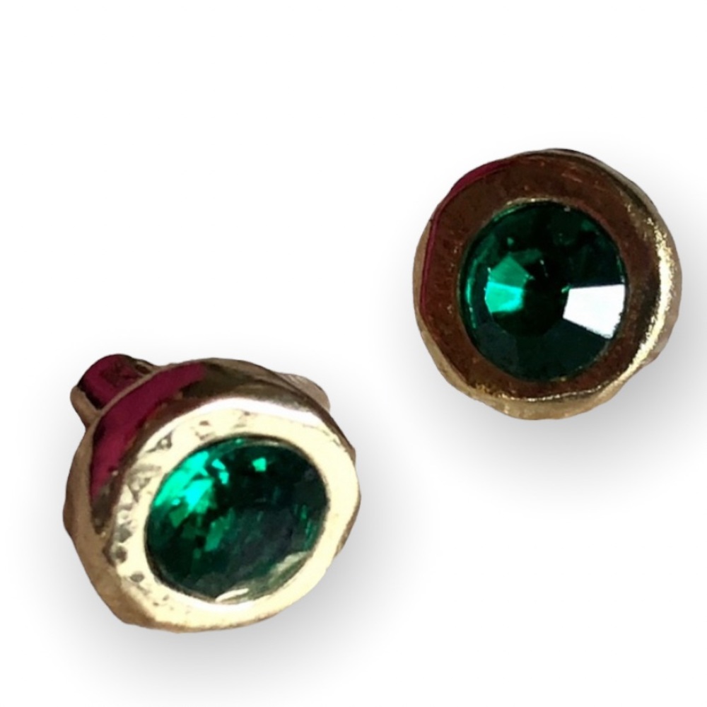 Emerald Stud Earrings 💚💚💚
